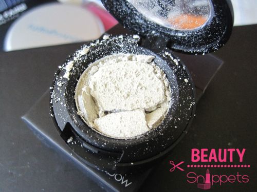 Be a Bombshell eyeshadow in Halo Be a Bombshell eyeshadow in Halo
