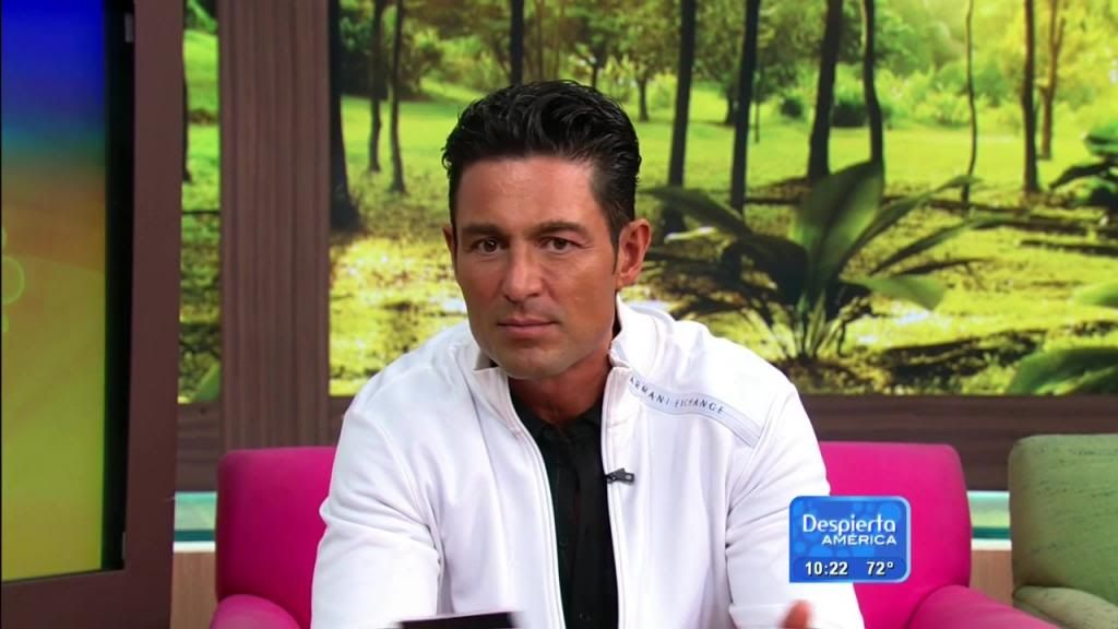  photo 140409_2920635_Fernando_Colunga_esta_a_oscuras_en_las_redes_1397063588_20000941_zps32c01f15.jpg