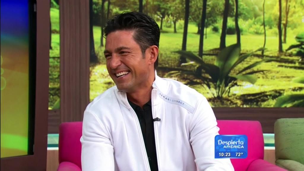 photo 140409_2920635_Fernando_Colunga_esta_a_oscuras_en_las_redes_1397063588_20001111_zps01b3deed.jpg