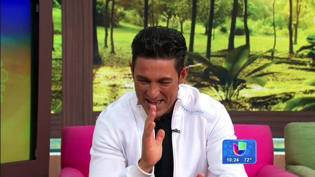  photo 140409_2920635_Fernando_Colunga_esta_a_oscuras_en_las_redes_1397063588_20001541_zpsabaa8531.jpg
