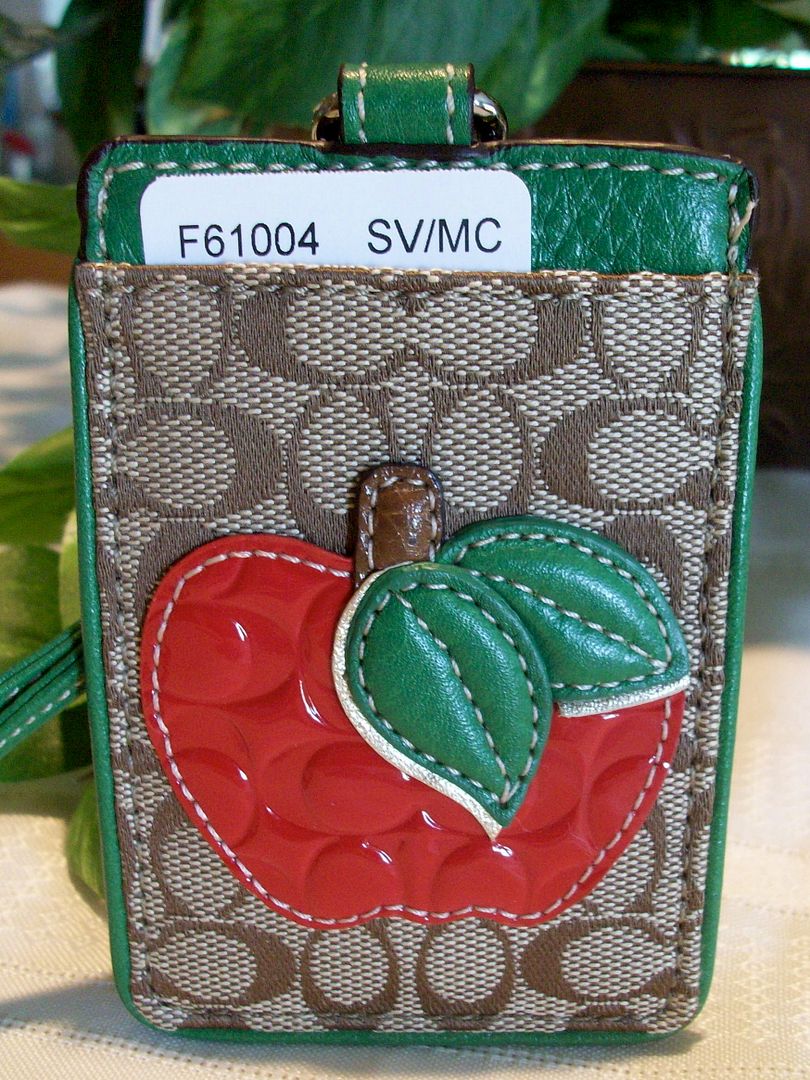 61004 apple motif lanyard id badge case front