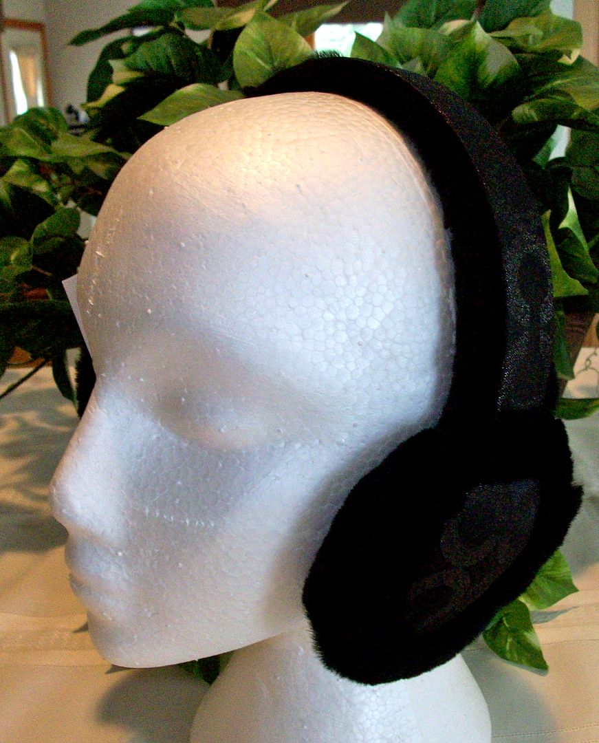 81241 logo earmuffs black left