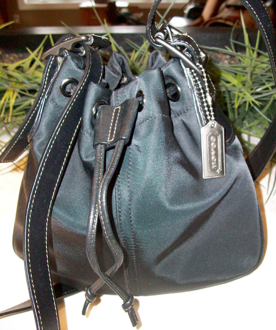 6649 nylon drawstring crossbody convertible black back 2 photo 100_1338.jpg