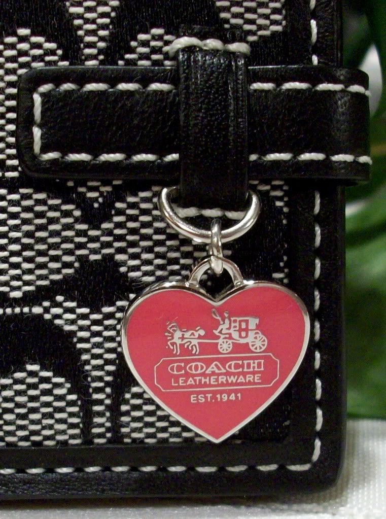 92624 op art frame fob black charm