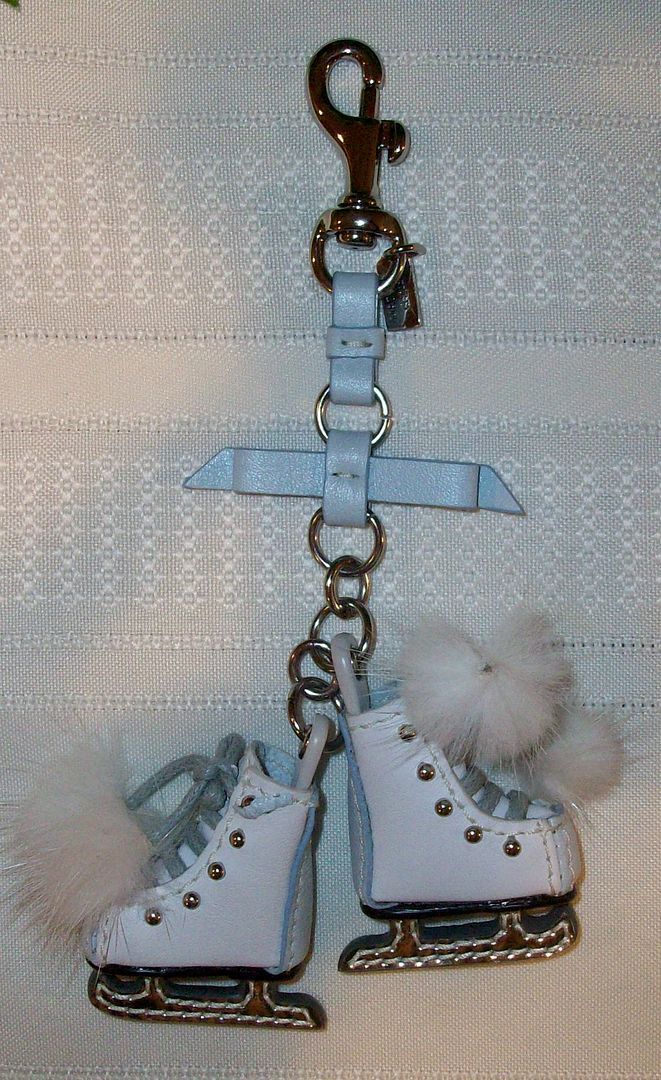 93013 leather ice skate charm front