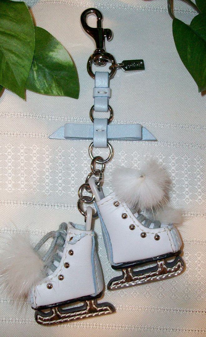 93013 leather ice skate charm front