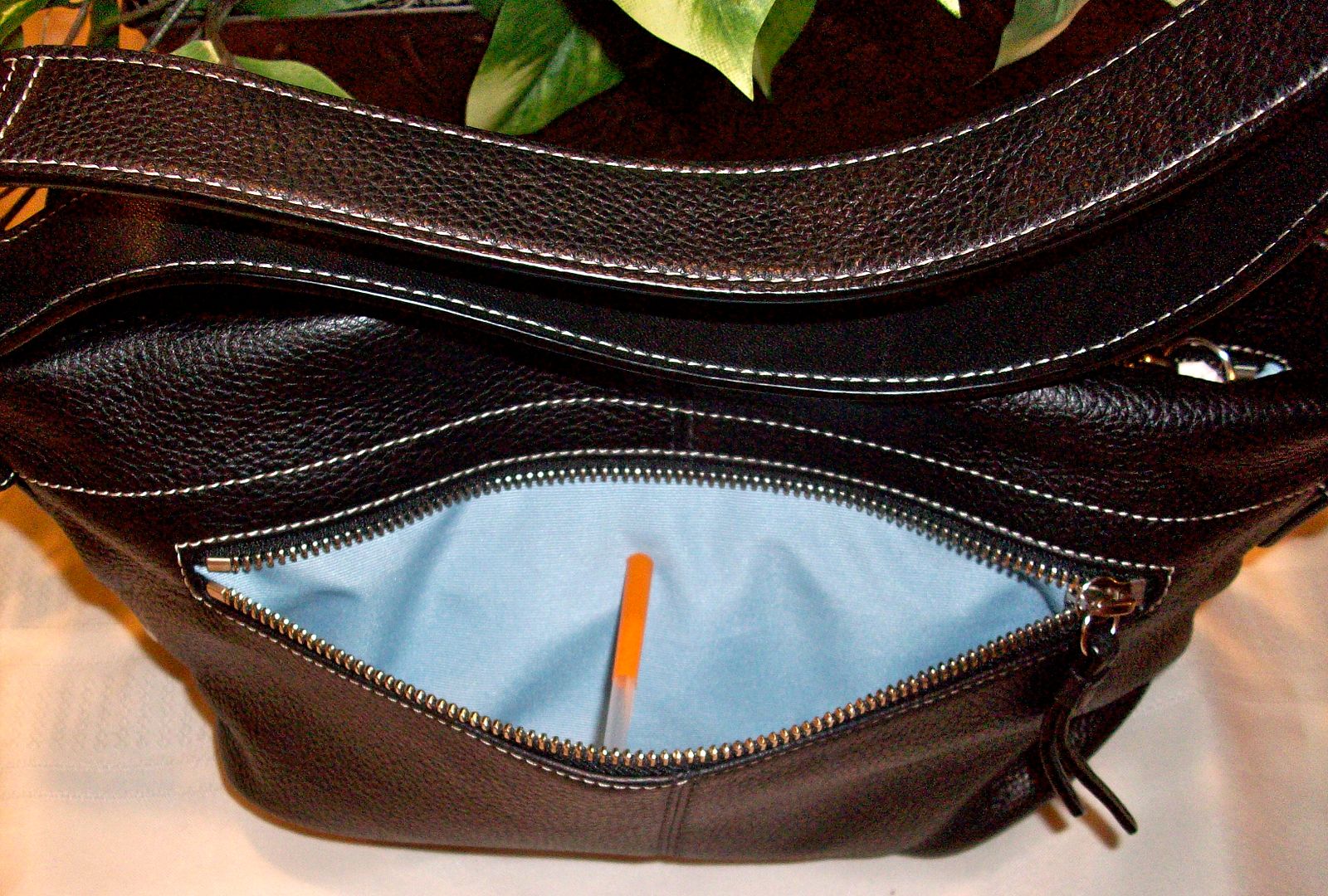 15065 ew duffle black front pocket