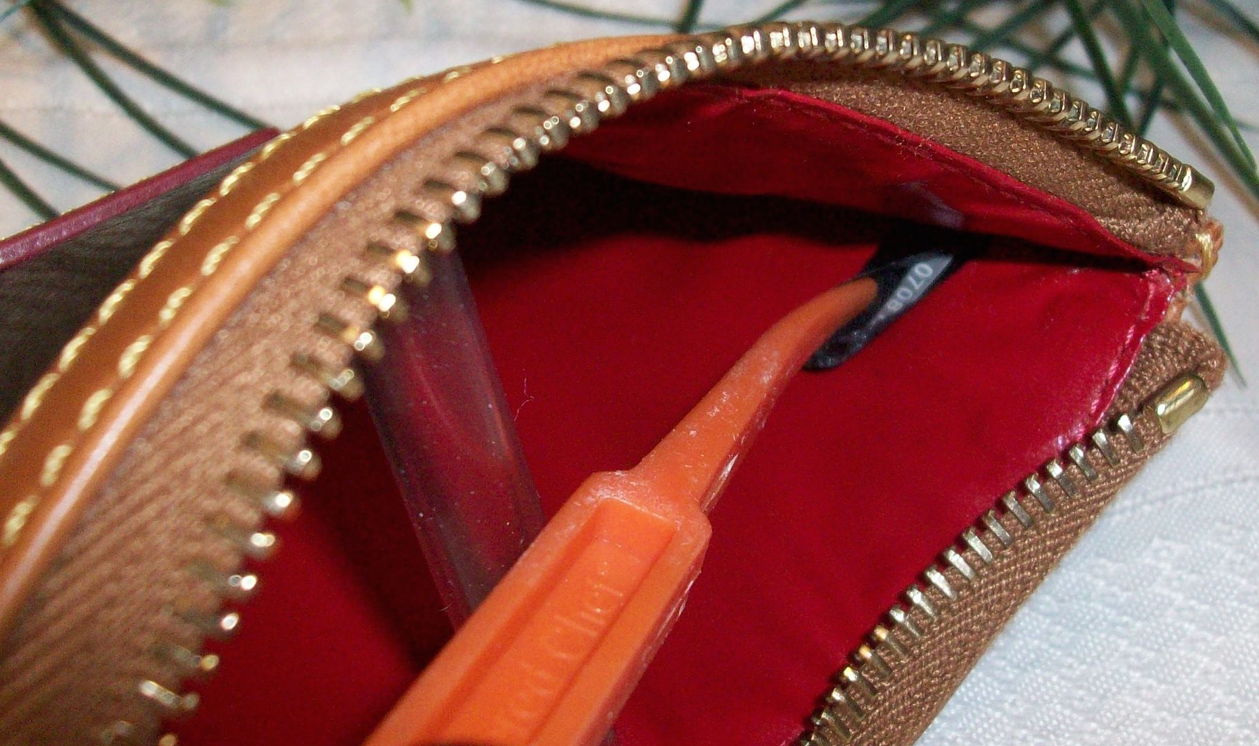 dooney textured leather zip top coin purse black tag photo 100_0660.jpg