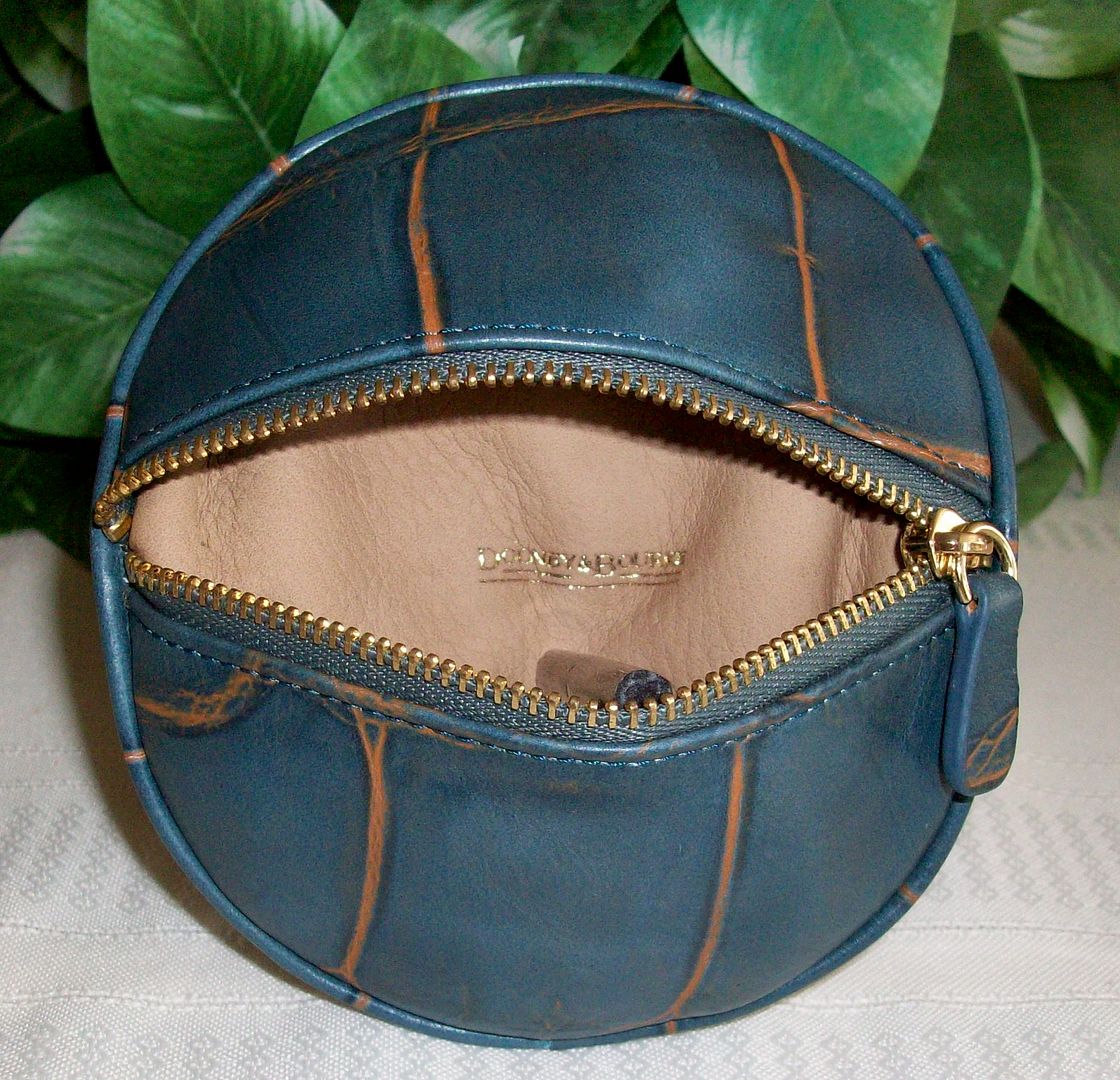 round croc embossed leather zipper coin purse open