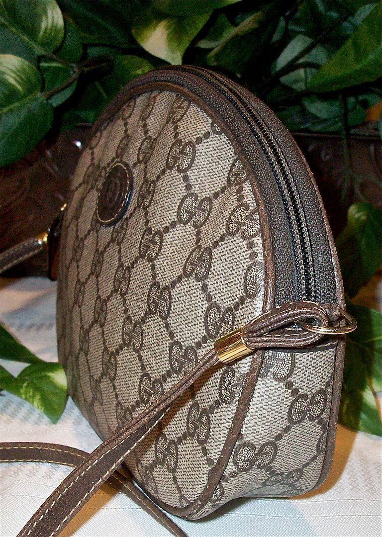 vintage gucci monogram canvas cross body shoulder bag side