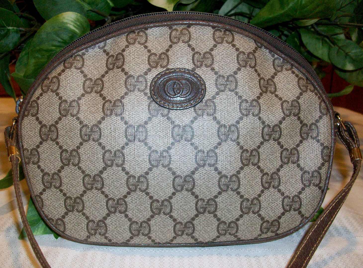 vintage gucci monogram canvas cross body shoulder bag front