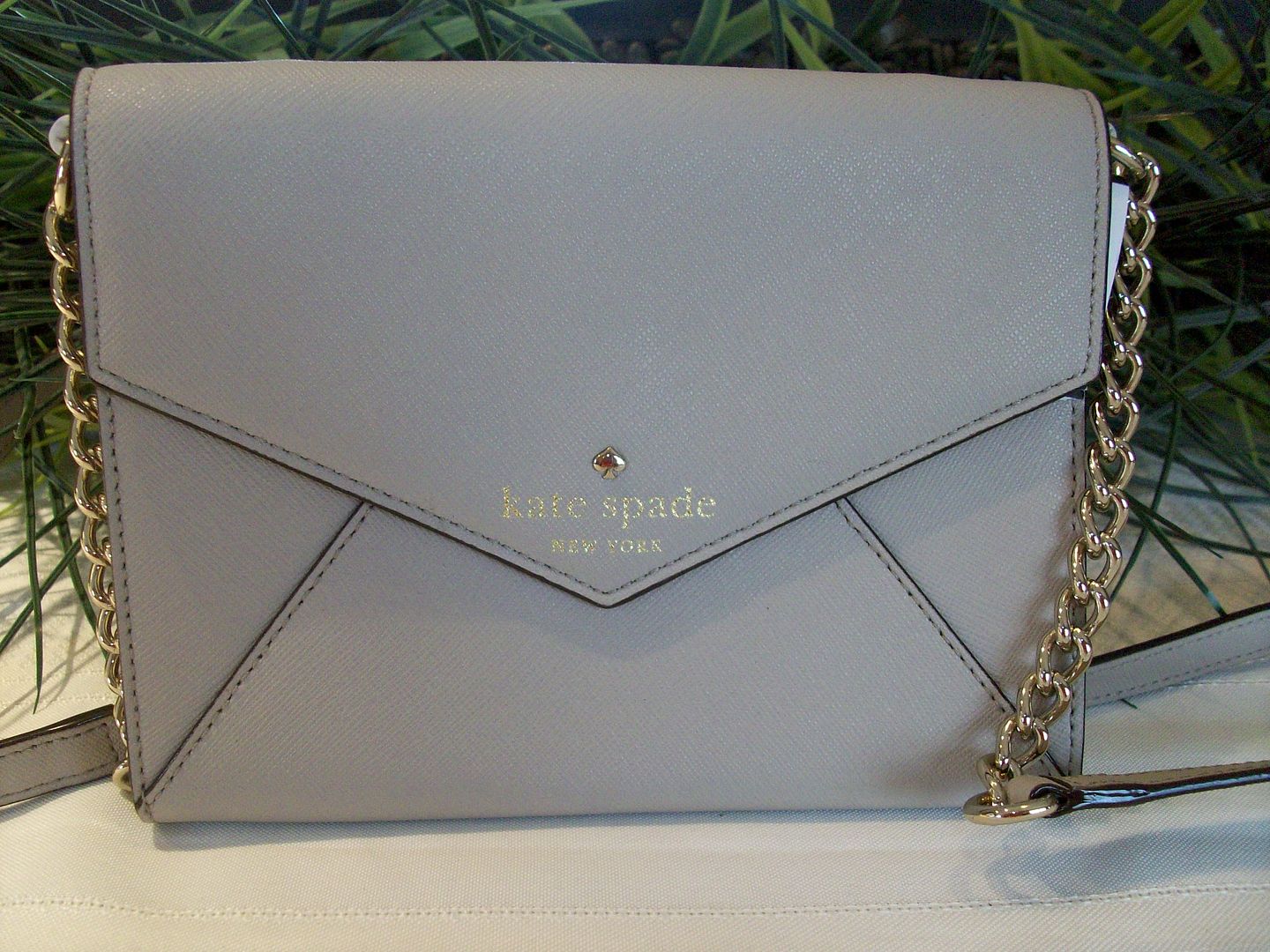 kate spade envelope purse on a chain front photo 100_1596.jpg