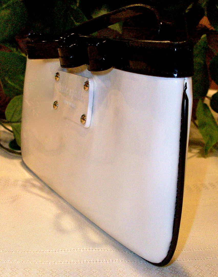 zippered chrissy bon vivant black white wristlet side