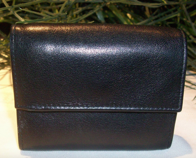 tumi black leather wallet 1 photo tumi black leather wallet 1.png