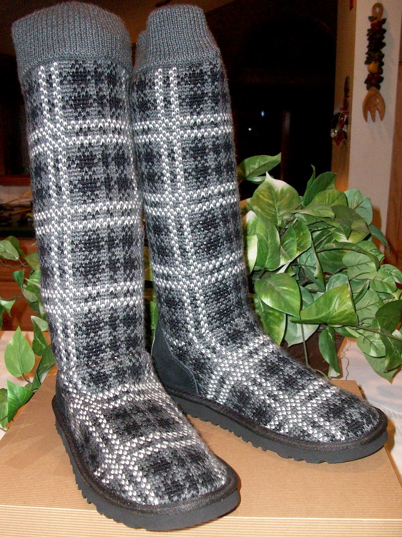 1877 plaid knit charcoal boots .75 right