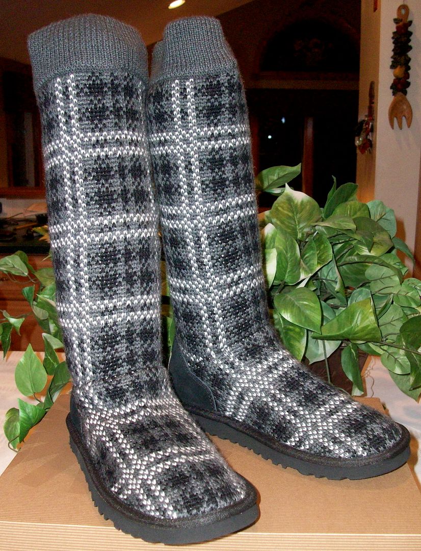 1877 plaid knit charcoal boots .75 right