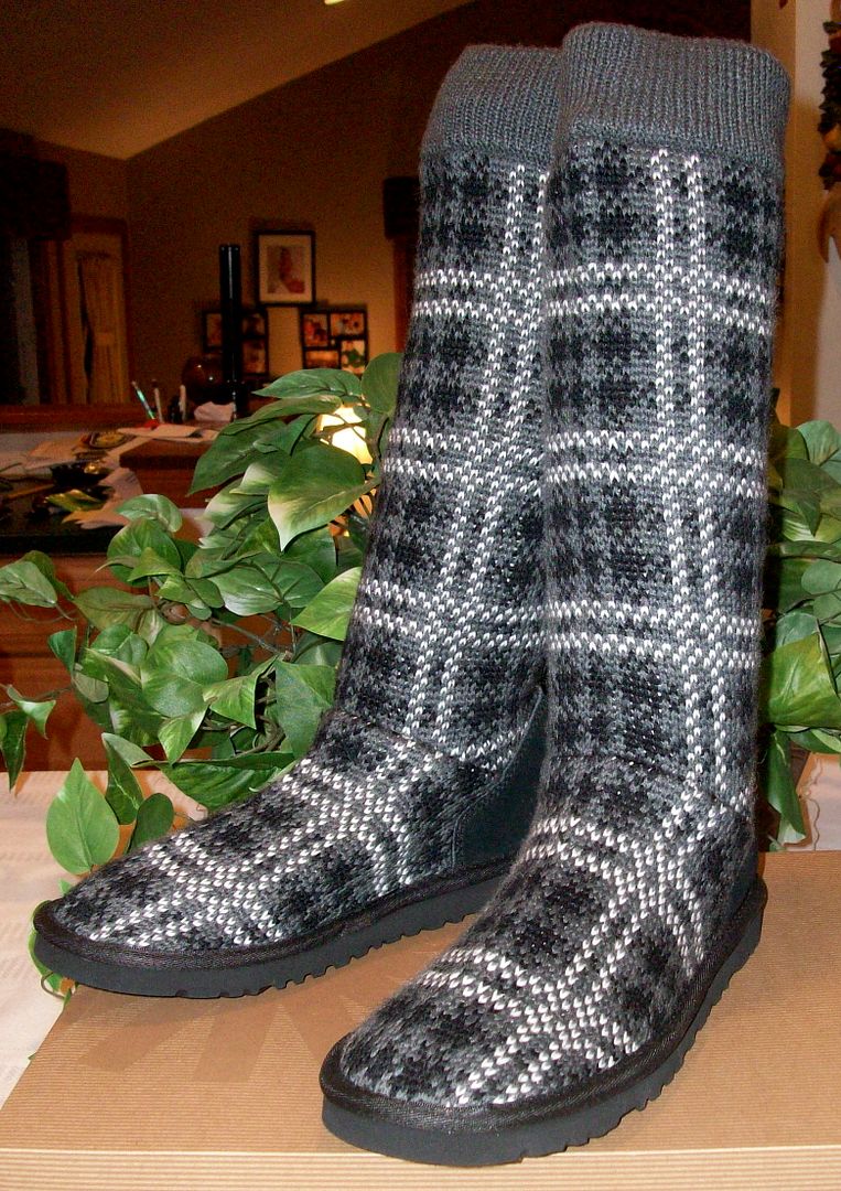 1877 plaid knit charcoal boots .75 left