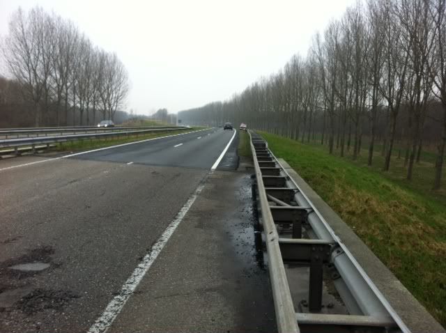 [Afbeelding: eenzaam.jpg]