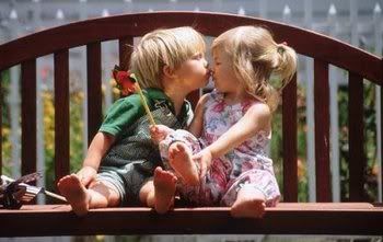 little boy kissing little girl photo: Boy kissing little girl boykissedgirl.jpg