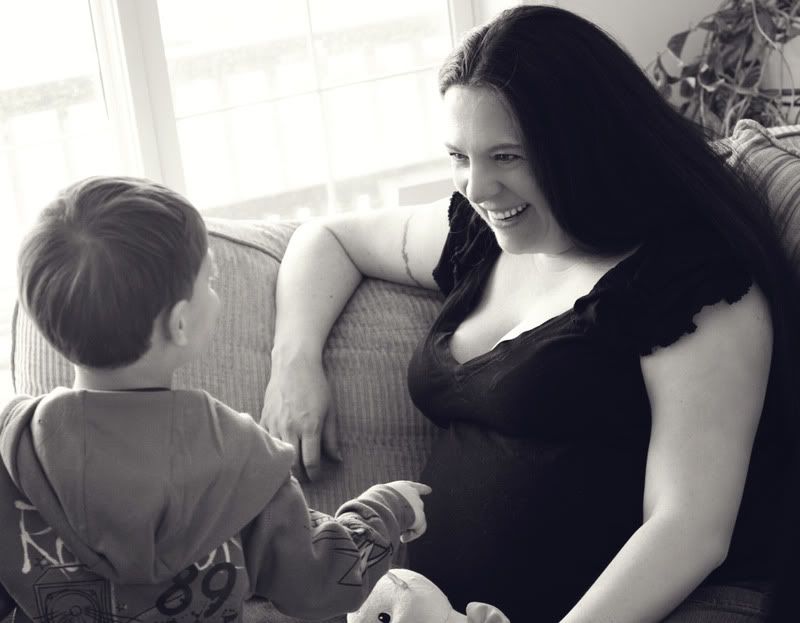 happy,kids,pregnant,belly,maternity,smile,love,lethbridge maternity photographer
