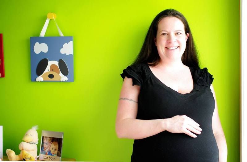 pregnant,lethbridge belly photographer,lethbridge maternity photographer,glowing,beautiful,belly