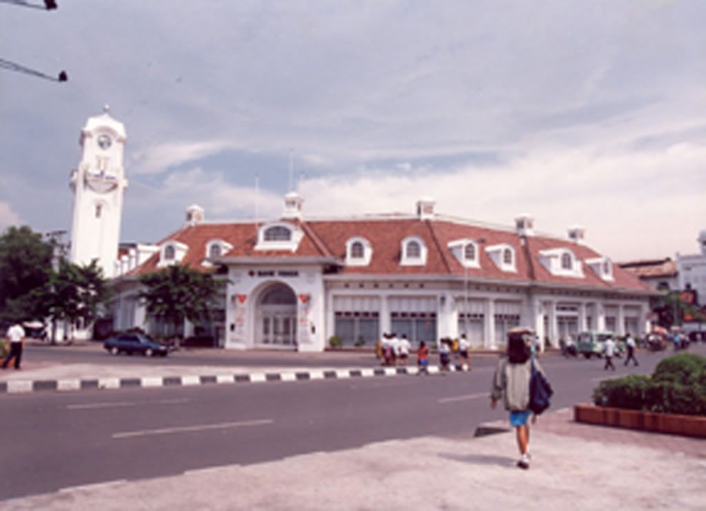 Gedung Bank Niaga Today